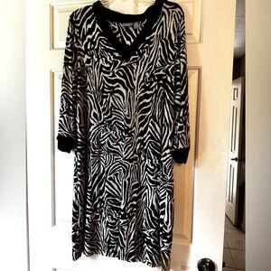 Travelers by Chicos 3/4 sleeve Black/white zebra print, sz 3(16)